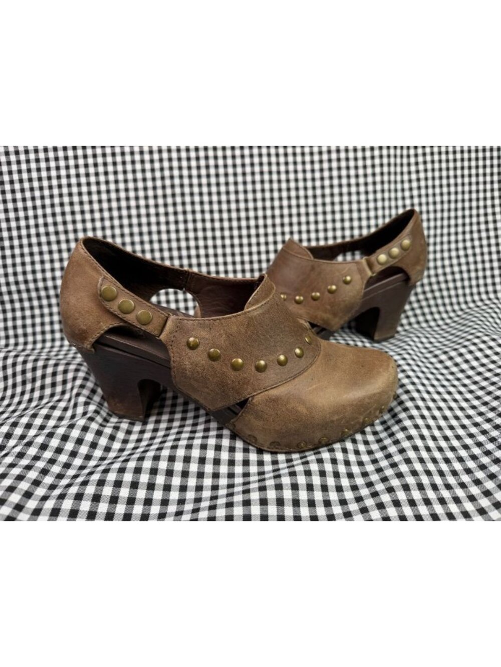 Dansko Ryder Clogs Womens 8.5 EU 39 Brown Leather Studded Wood Heel Shoes